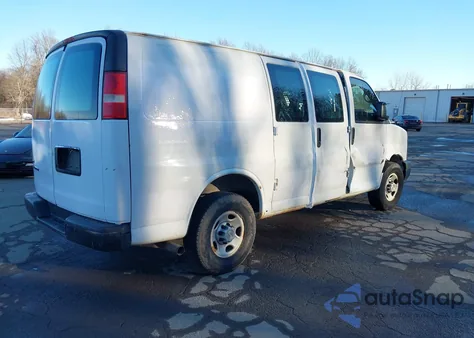 2010 Chevrolet Express 2500 Work Van z USA, uszkodzony, nr VIN 1GCZGFBA2A1179102